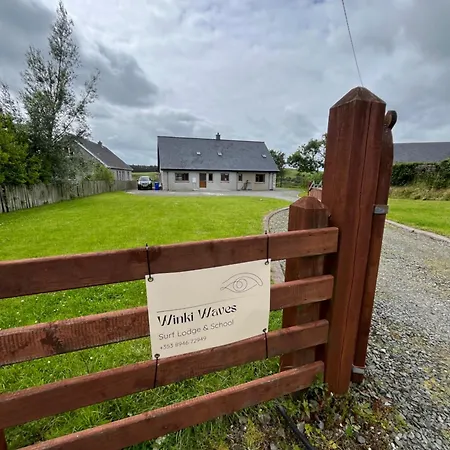 Winki Waves Surf - Sauna Included 게스트하우스 Kerrykeel