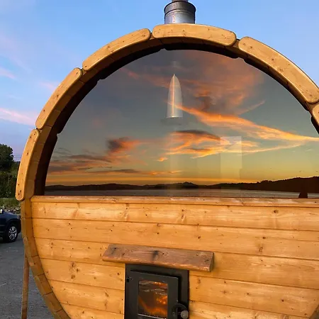 Winki Waves - Surf Lodge, Sauna And Surf School